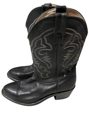 BOULET Black Leather Western Boots Embroidered
Retail $460 
Size 8 Wide
Like new
